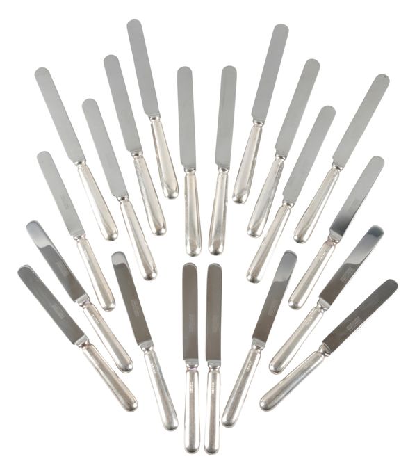 A SET OF TEN ELIZABETH II SILVER HANDLED TABLE KNIVES