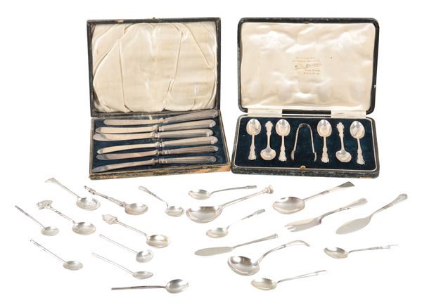 AN ELIZABETH II SILVER JUBILEE SEAL TOP CADDY SPOON