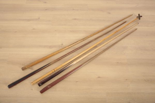 A COLLECTION OF FOUR SNOOKER CUES