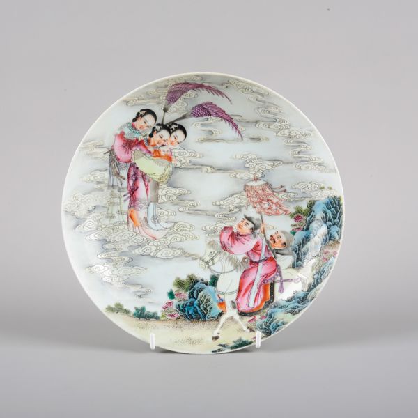A CHINESE PORCELAIN FAMILLE ROSE DISH