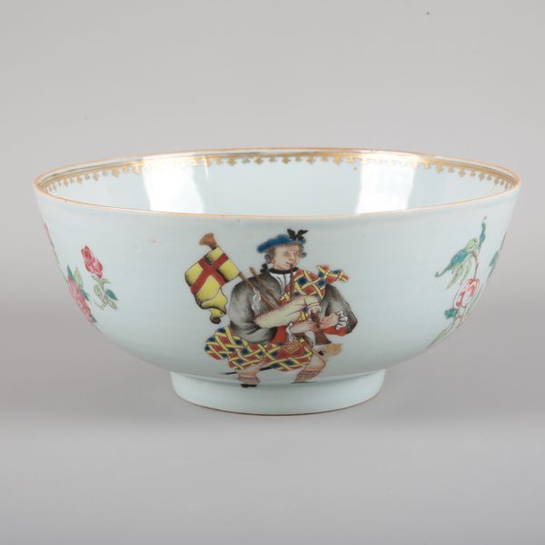 A CHINESE EXPORT PORCELAIN FAMILLE ROSE PUNCH BOWL