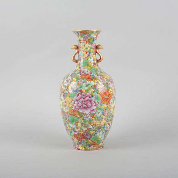 A CHINESE PORCELAIN MILLEFLEUR BALUSTER VASE