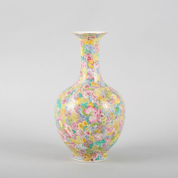 A CHINESE PORCELAIN MILLEFLEUR VASE