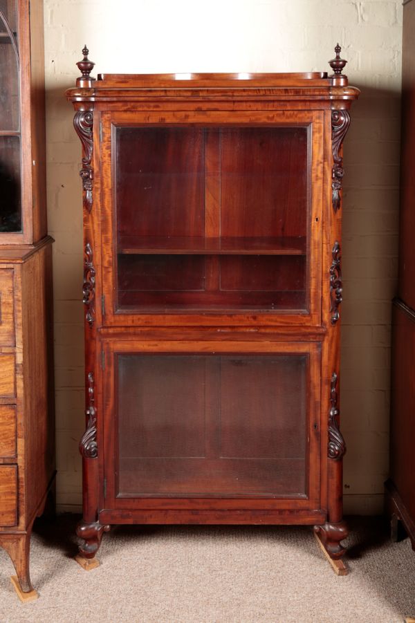 A VICTORIAN MAHOGANY GLAZED FRONT BOOKCASE