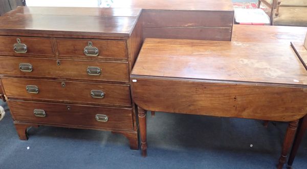 A GEORGE III MAHOGANY CHEST OF DRAWERS