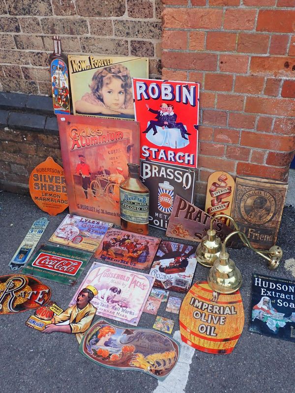 A QUANTITY OF REPRODUCTION METAL SIGNS