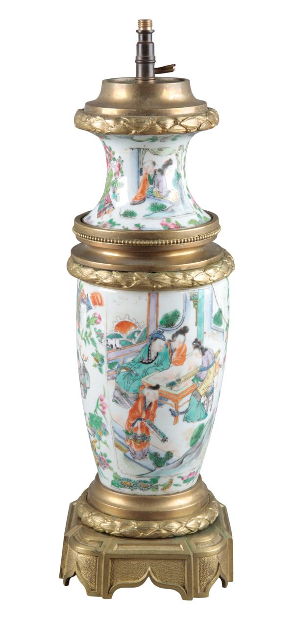 A CHINESE FAMILLE ROSE PORCELAIN VASE LAMP
