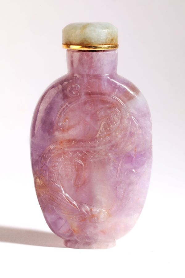 A CHINESE AMETHYST SNUFF BOTTLE