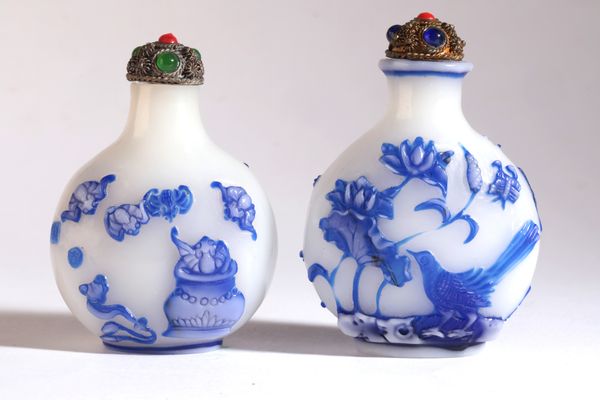 A CHINESE SNUFF BOTTLE