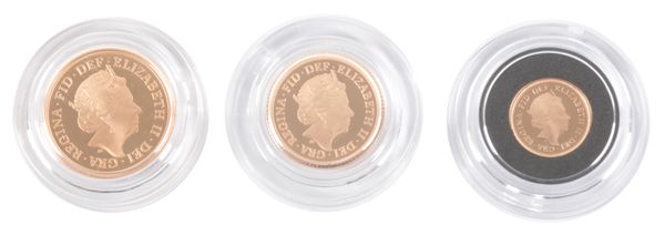 THE ROYAL MINT: A 2020 QUEEN ELIZABETH II GOLD PROOF SOVEREIGN THREE COIN SET