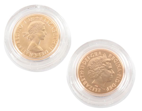 THE ROYAL MINT: A 2012 QUEEN ELIZABETH II 50TH ANNIVERSARY TWO SOVEREIGN SET