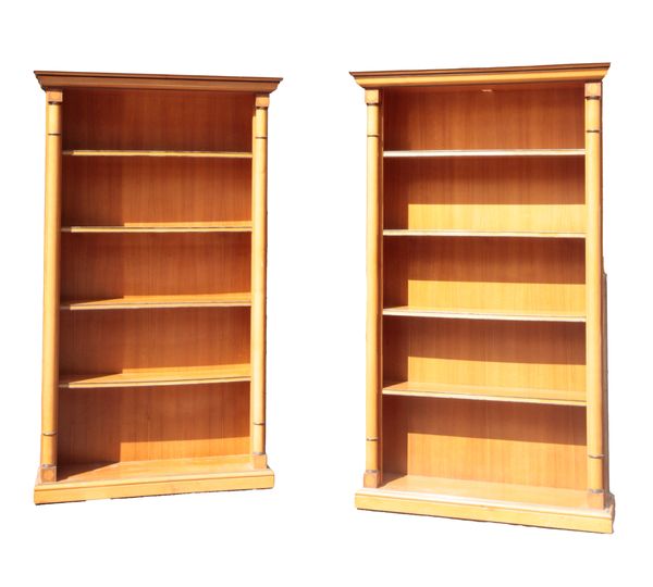 A PAIR OF DAVID LINLEY STYLE SYCAMORE AND SATINWOOD BOOKCASES