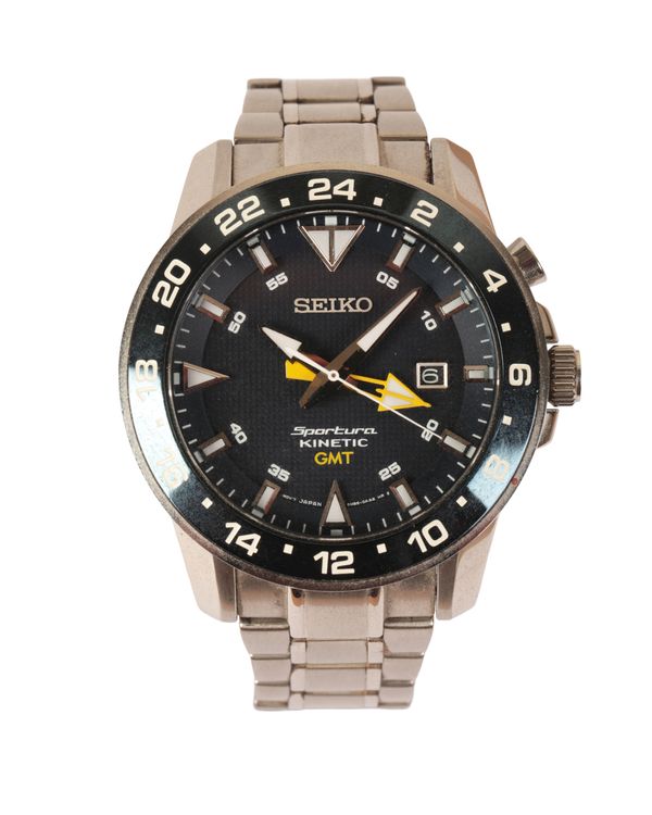 SEIKO SPORTURA KINTETIC GMT: A GENTLEMAN'S STAINLESS STEEL BRACELET WATCH