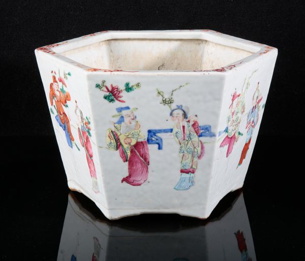 A CHINESE PORCELAIN FAMILLE ROSE HEXAGONAL JARDINIÈRE