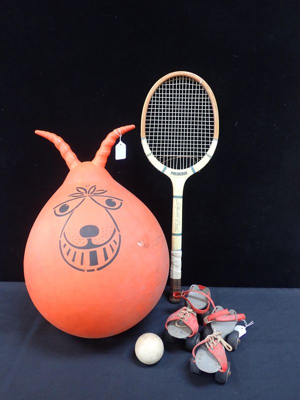 A VINTAGE SPACE HOPPER, A PAIR OF 1970s ROLLER SKATES