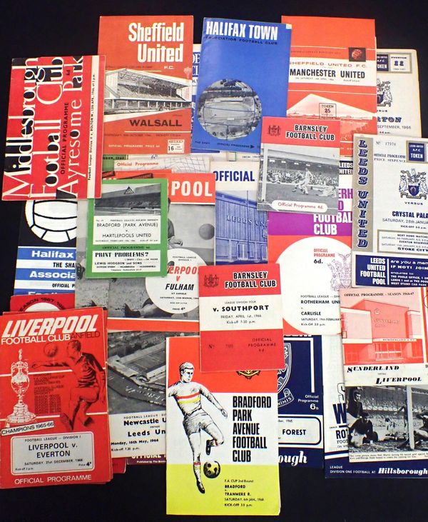 THIRTY 1960s NORTHERN FOOTBALL PROGRAMMES