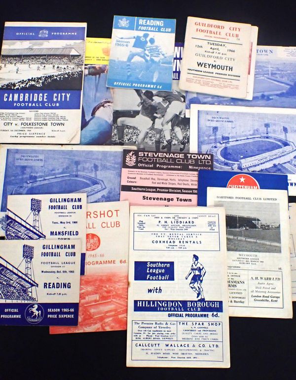 SIXTEEN 1960s SOUTHERN FOOTBALL PROGRAMMES