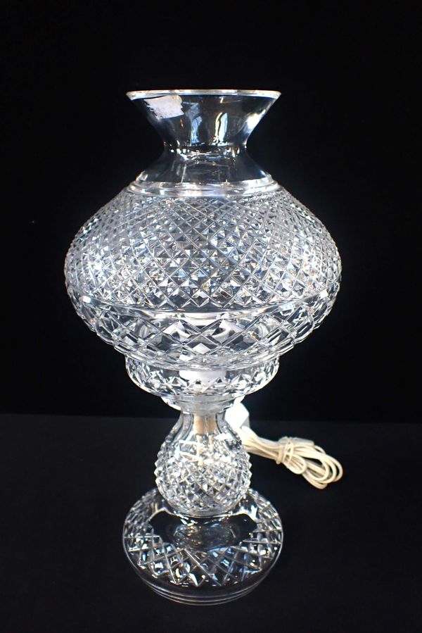 A WATERFORD CRYSTAL 'INISHMORE' STYLE TABLE LAMP