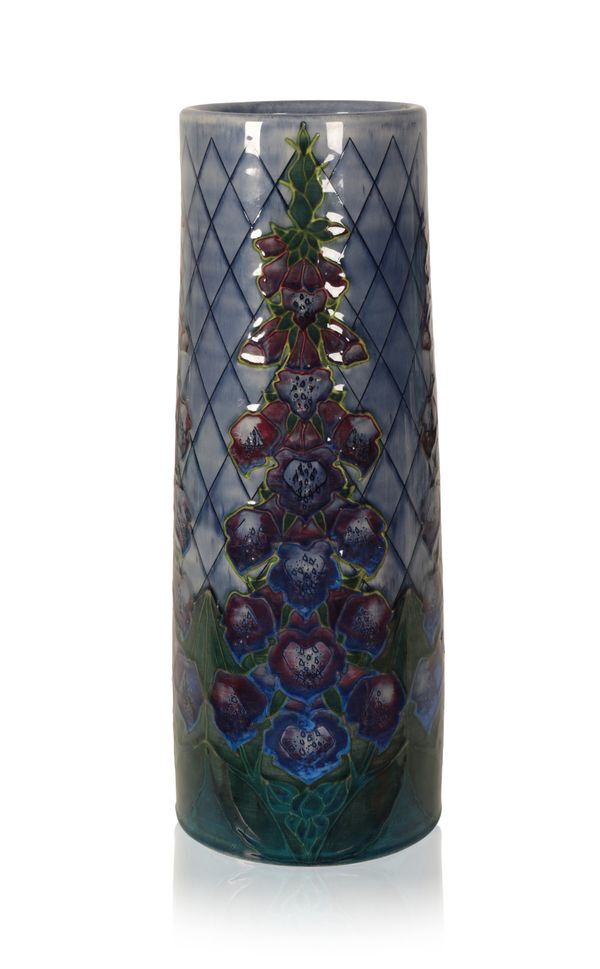 *DENNIS CHINAWORKS: A 'FOXGLOVE' VASE