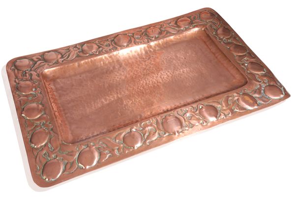 NEWLYN INDUSTRIAL CLASS: AN ARTS & CRAFTS HAMMERED COPPER TRAY