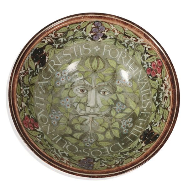 *LAURENCE MCGOWAN (b. 1942): A LARGE STUDIO POTTERY 'GREEN MAN' FRUIT BOWL