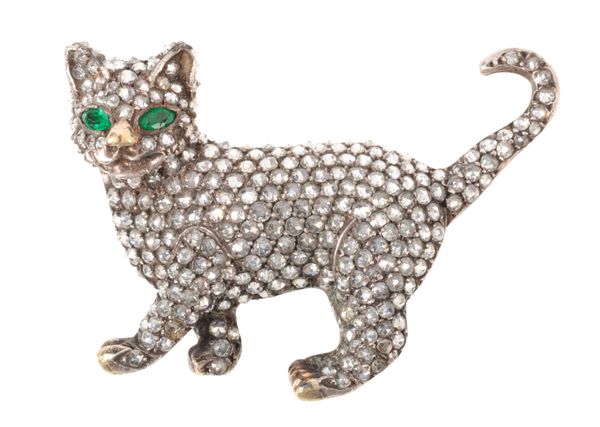 A DIAMOND CAT BROOCH