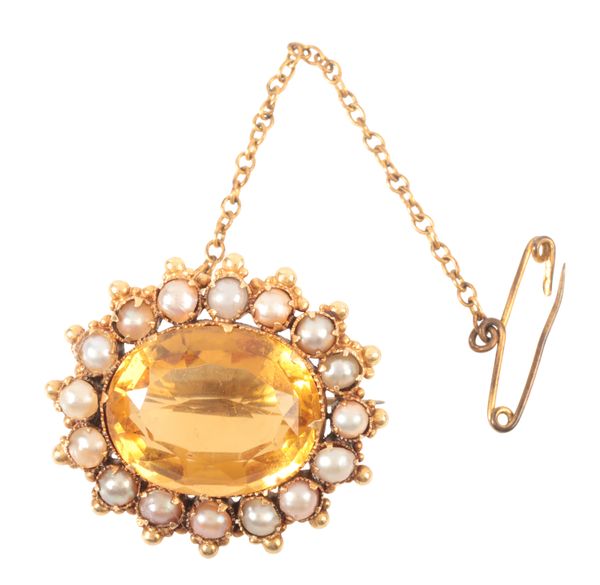 AN ANTIQUE CITRINE AND SEED PEARL CLUSTER BROOCH