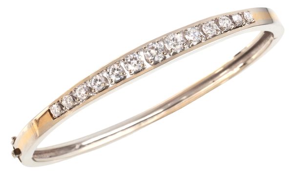 A HINGED DIAMOND BANGLE