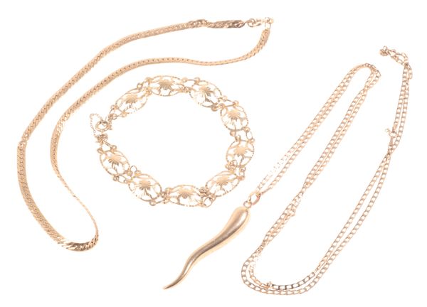 A COLLECTION OF 9CT GOLD JEWELLERY