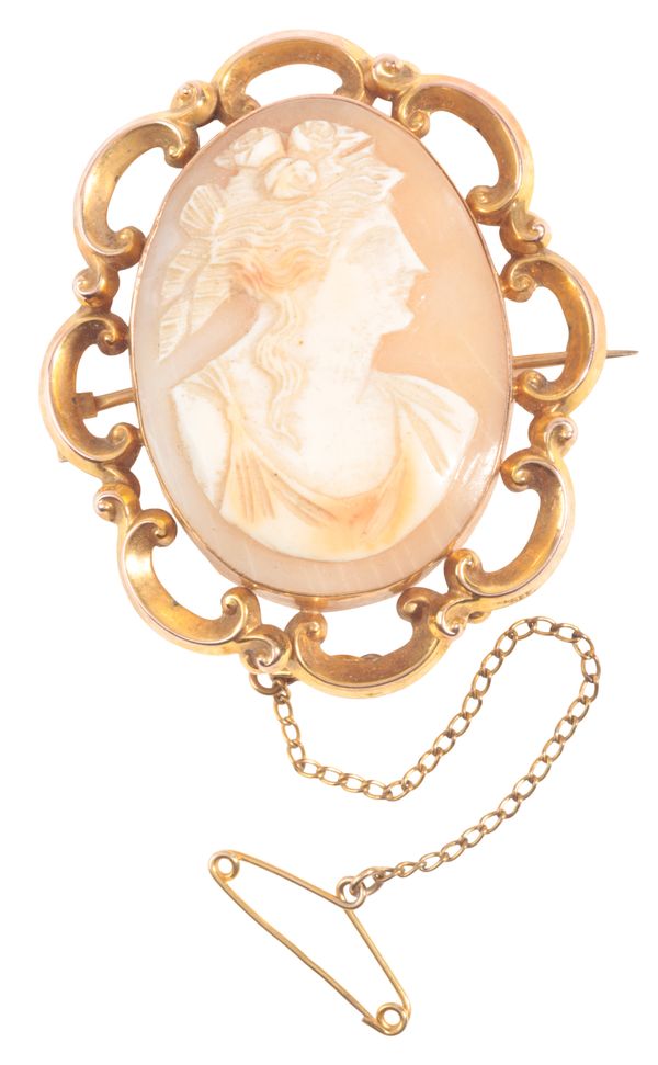 A CAMEO BROOCH