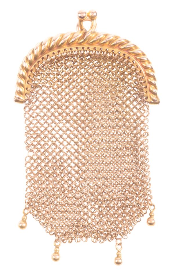 AN 18CT GOLD MESH PURSE