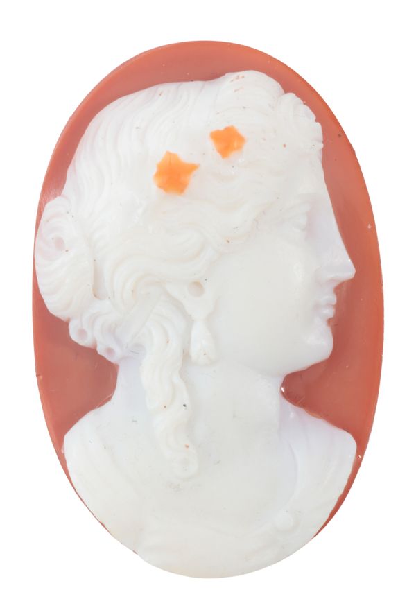 AN UNMOUNTED AGATE CAMEO