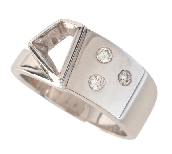 A DIAMOND DRESS RING