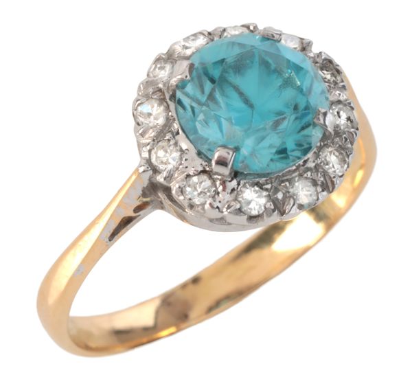 A ZIRCON AND DIAMOND CLUSTER RING