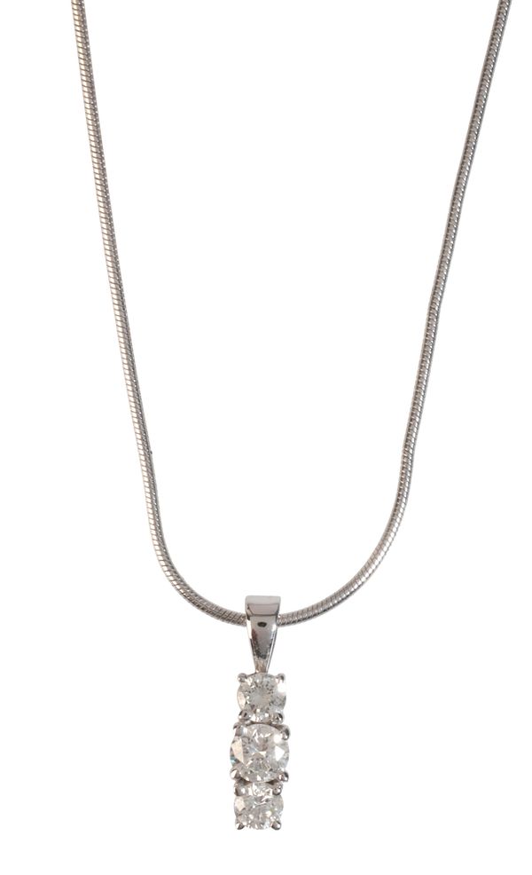 A DIAMOND PENDANT NECKLACE
