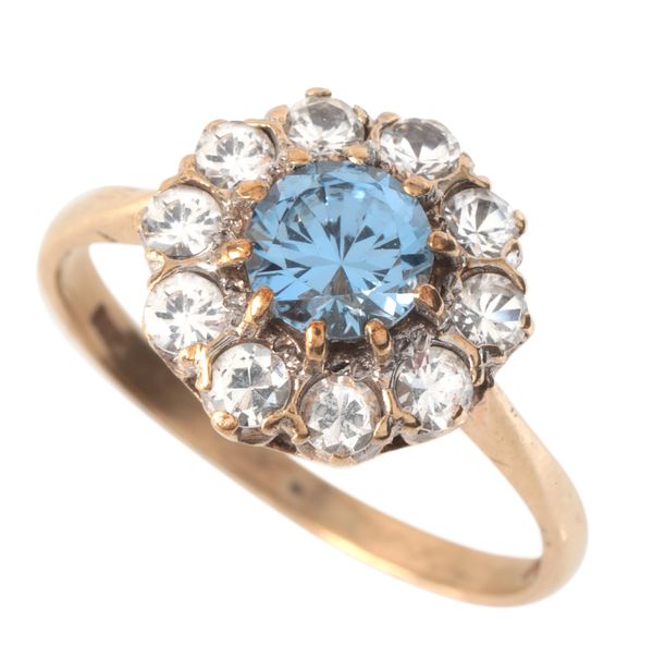 A VINTAGE SYNTHETIC SPINEL CLUSTER RING