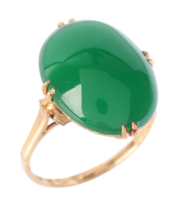A CHRYSOPRASE RING
