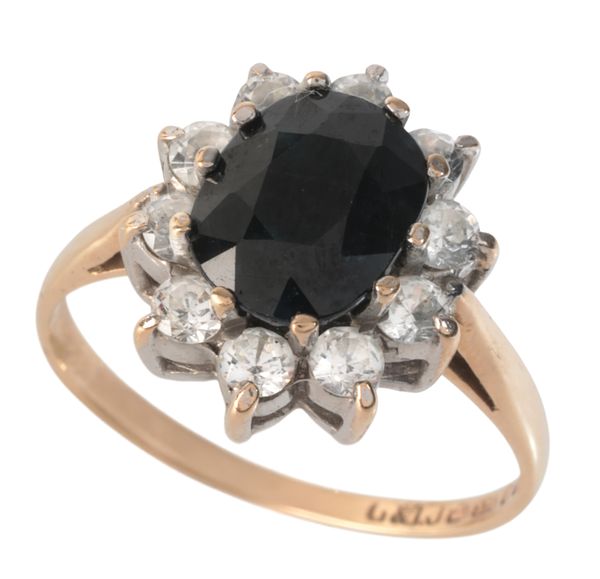 A VINTAGE SAPPHIRE CLUSTER RING