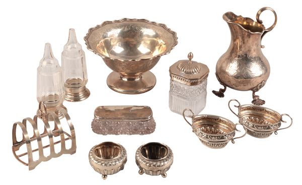 A VICTORIAN SILVER MILK JUG