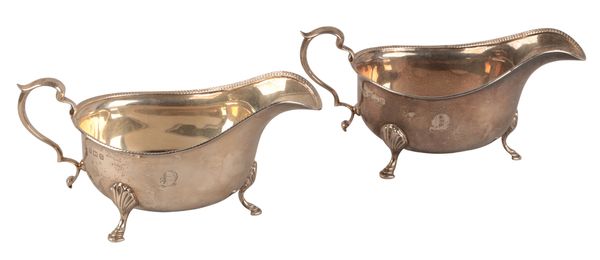 A PAIR OF GEORGE V SILVER SAUCEBOATS