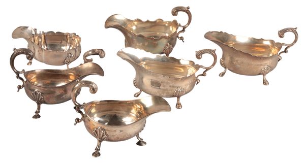 A PAIR OF GEORGE V SILVER SAUCE BOATS