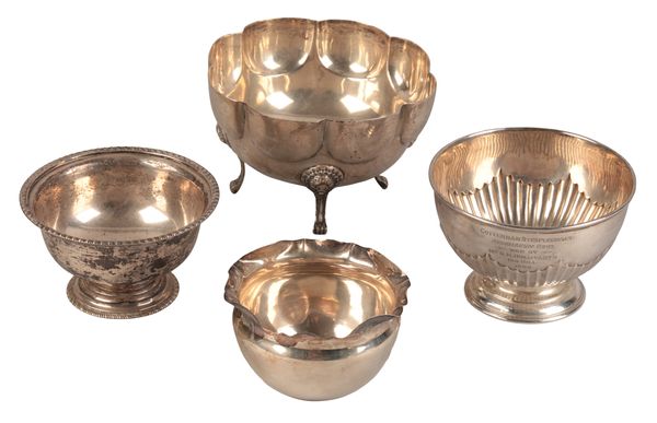 A LATE VICTORIAN SILVER SUGAR BOWL