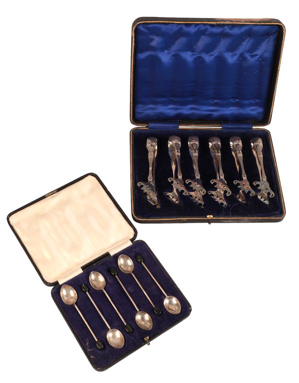 A SET OF SIX EARLY 20TH CENTURY AMERICAN STERLING SILVER ASPARAGUS TONGS