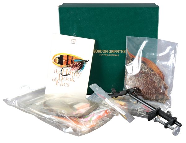 A QUANTITY OF FLY TYING ITEMS