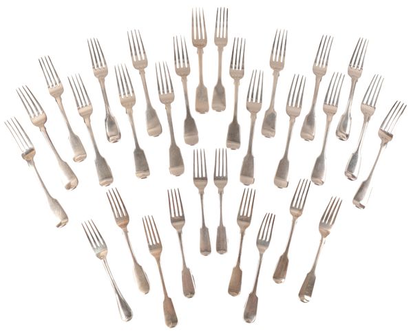 A GEORGE IV AND LATER SILVER FIDDLE PATTERN HARLEQUIN CUTLERY SERVICE