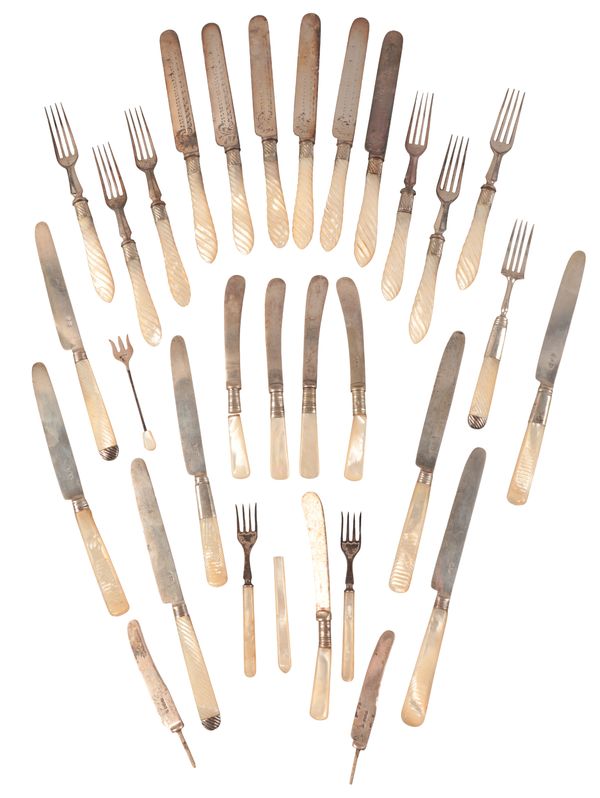 SEVEN GEORGE III SILVER BLADED FRUIT KNIVES