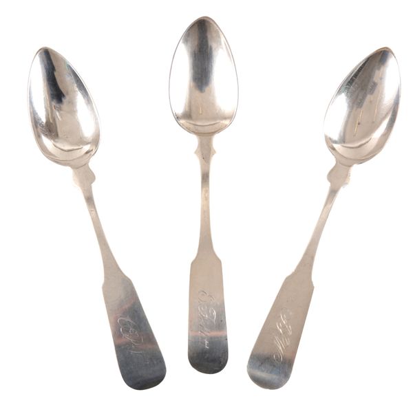 THREE SIMILAR 19TH CENTURY AMERICAN COIN SILVER FIDDLE PATTERN TEASPOONS