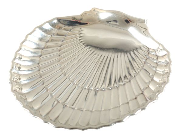 A GORHAM STERLING SILVER SHELL DISH