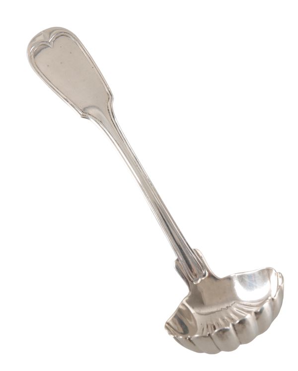 A 19TH CENTURY AMERICAN COIN SILVER FIDDLE PATTERN SAUCE LADLE