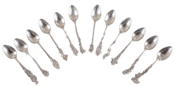 A SET OF TWELVE AMERICAN STERLING SILVER TEASPOONS